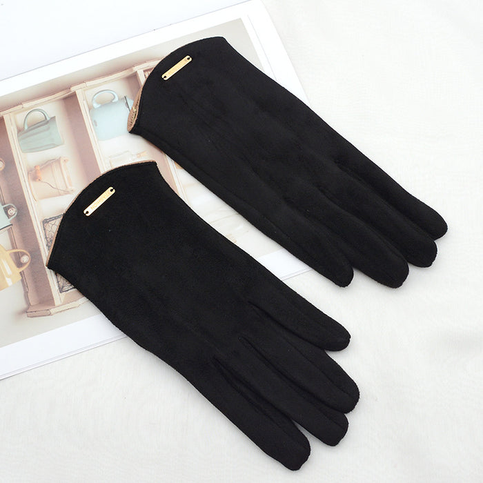 Varmeriket Touchhansker i semsket look med gullspenne