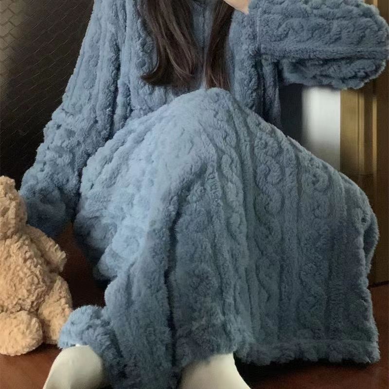 Lang nattkjole i fleece med lommer