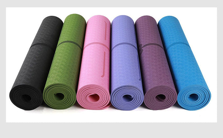 Sklisikker yogamatte med linjer i lilla
