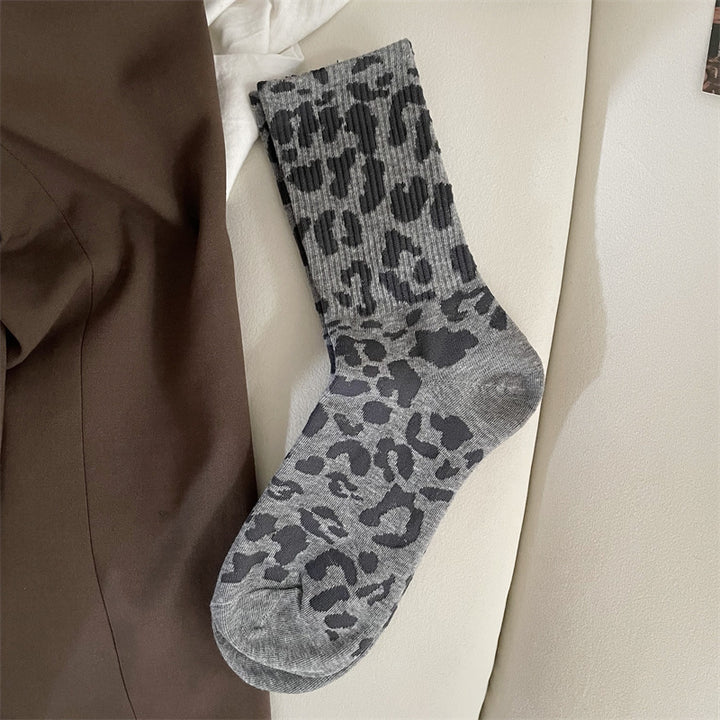 Halvhøye damesokker med leopardmønster