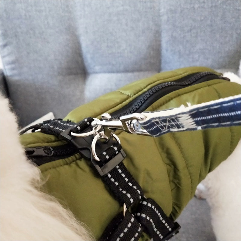 Vanntett hundedekken med sele i svart