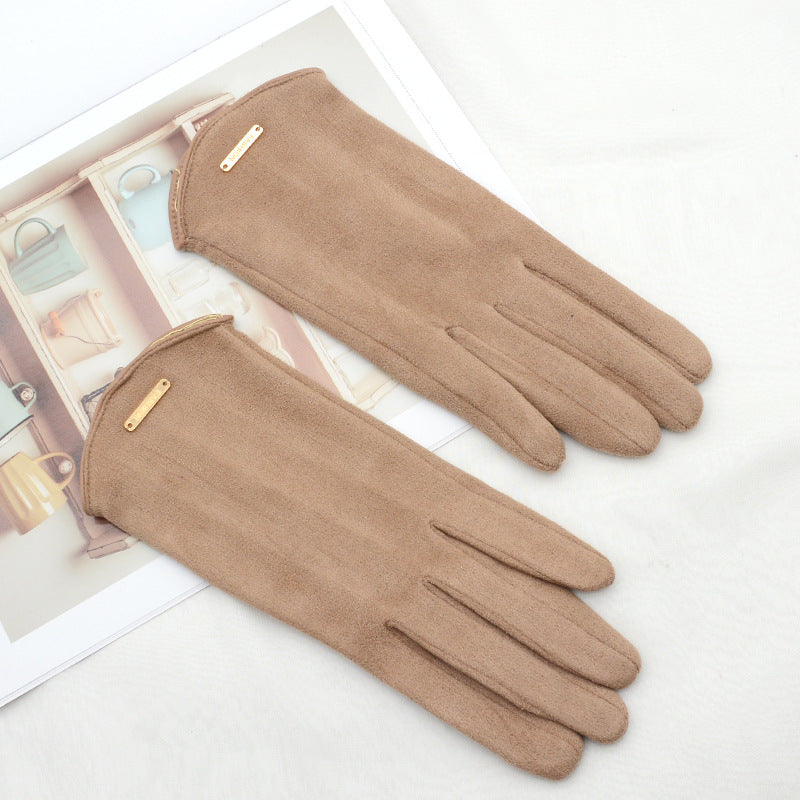 Damehansker i semsket look med gullspenne