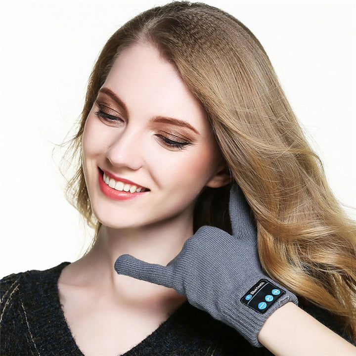 Strikkede hansker med Bluetooth-headset