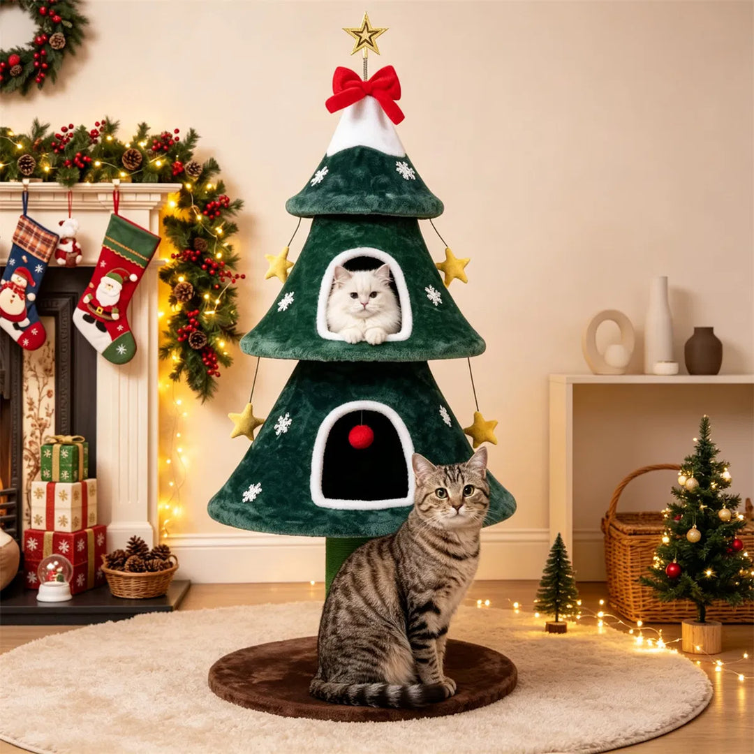 Kattetre formet som et juletre med plysjhuler