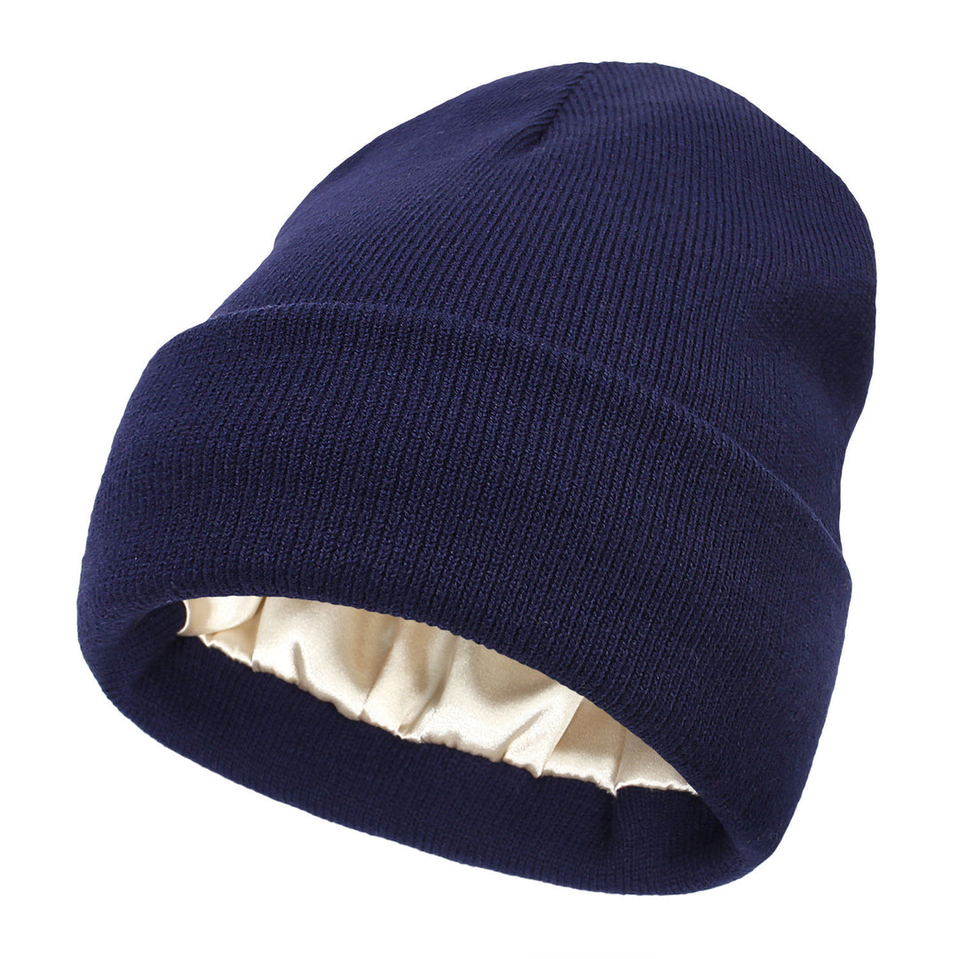 Dobbel strikkelue med satengfôr inni
