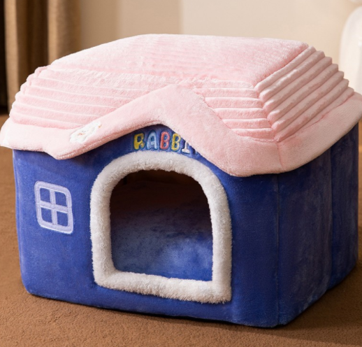 Plysjhule formet som hus til katt