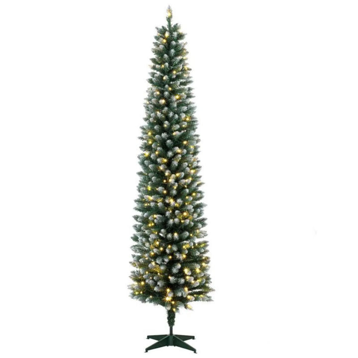 Smalt frostet juletre med fargelys