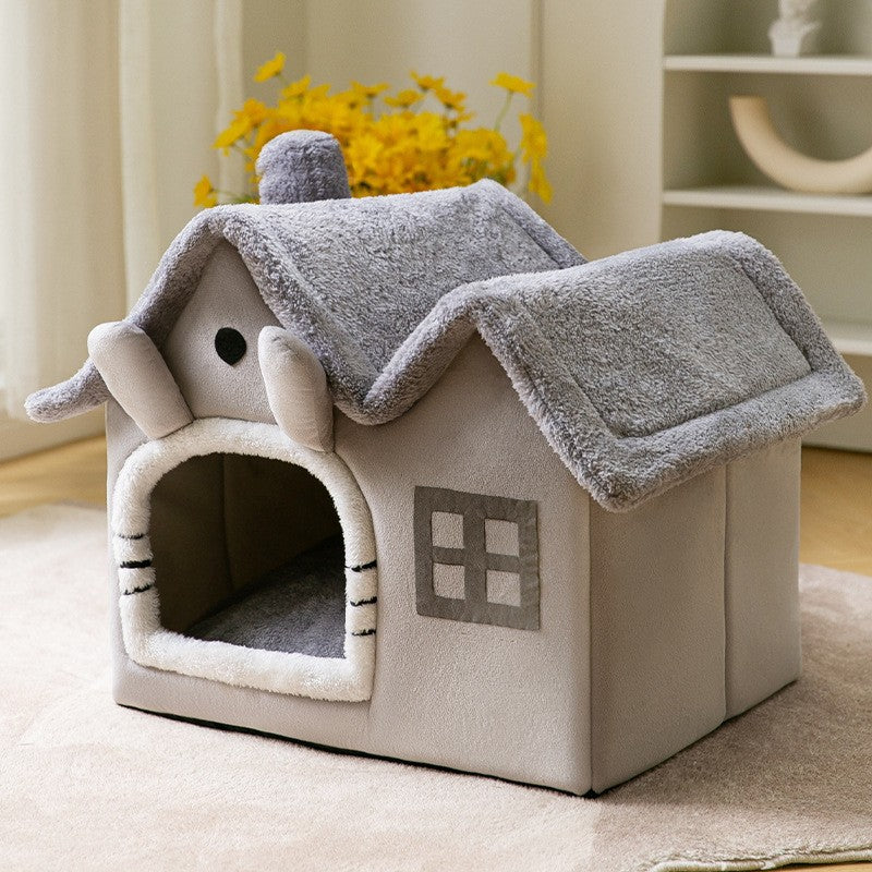 Plysjhule formet som hus til katt