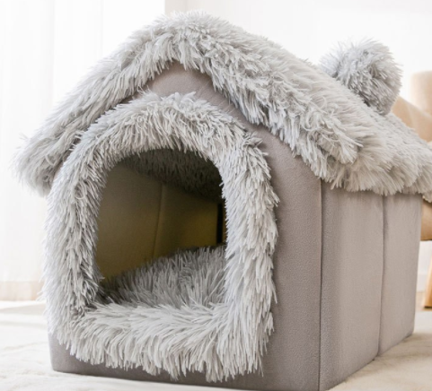 Plysjhule formet som hus til katt