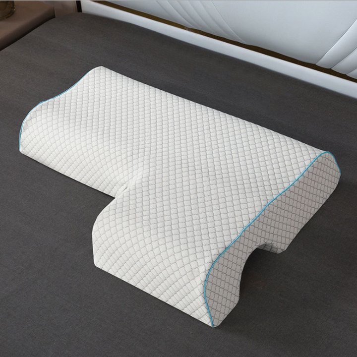 Buet memoryskumpute med armtunnel