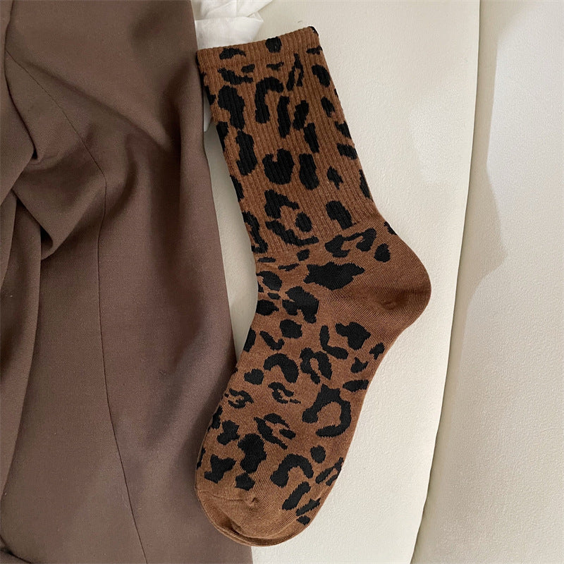 Halvhøye damesokker med leopardmønster