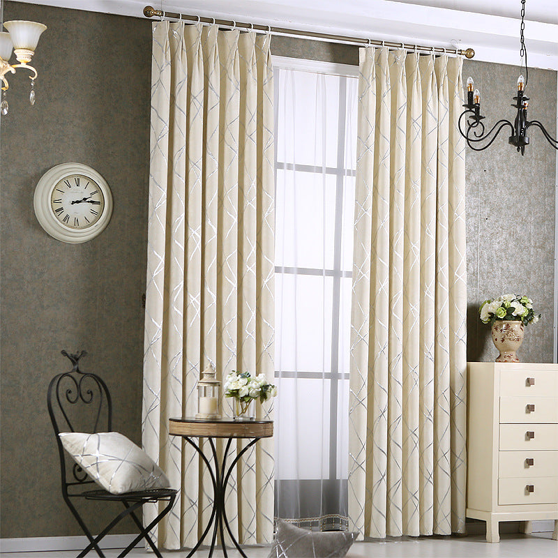 Beige chenillegardin med linjemønster
