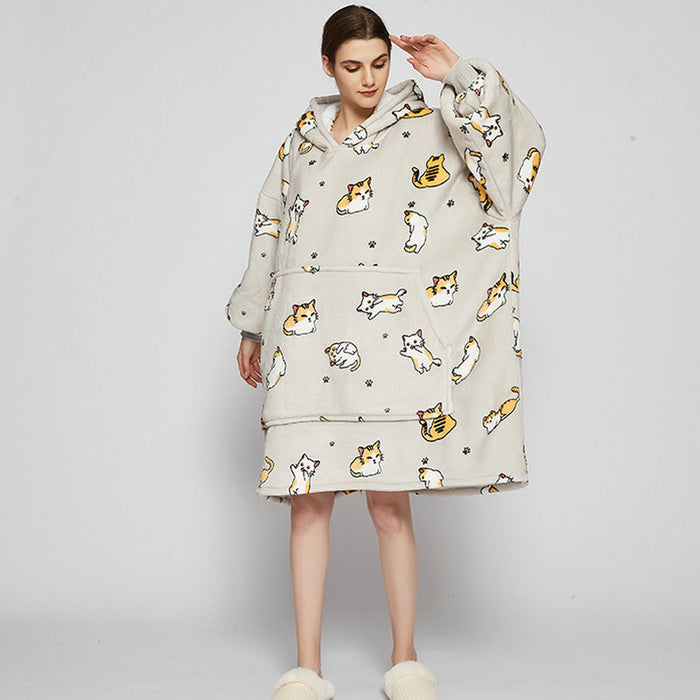 Varmeriket Oversized hettegenser-teppe i dobbel flanell med søte mønstre