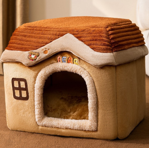 Plysjhule formet som hus til katt