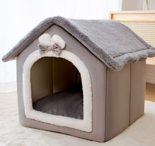 Plysjhule formet som hus til katt